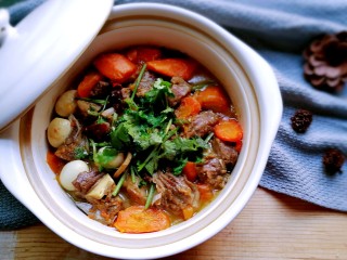 寒冬暖食~胡萝卜羊肉砂锅煲 