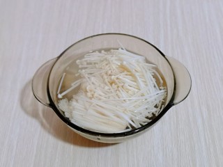 酸甜开胃～番茄金针菇冬瓜汤 