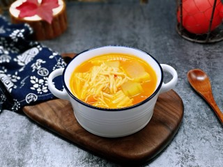 酸甜开胃～番茄金针菇冬瓜汤 