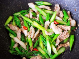 芦笋炒肉 