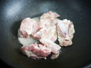 玉米海带筒骨汤 